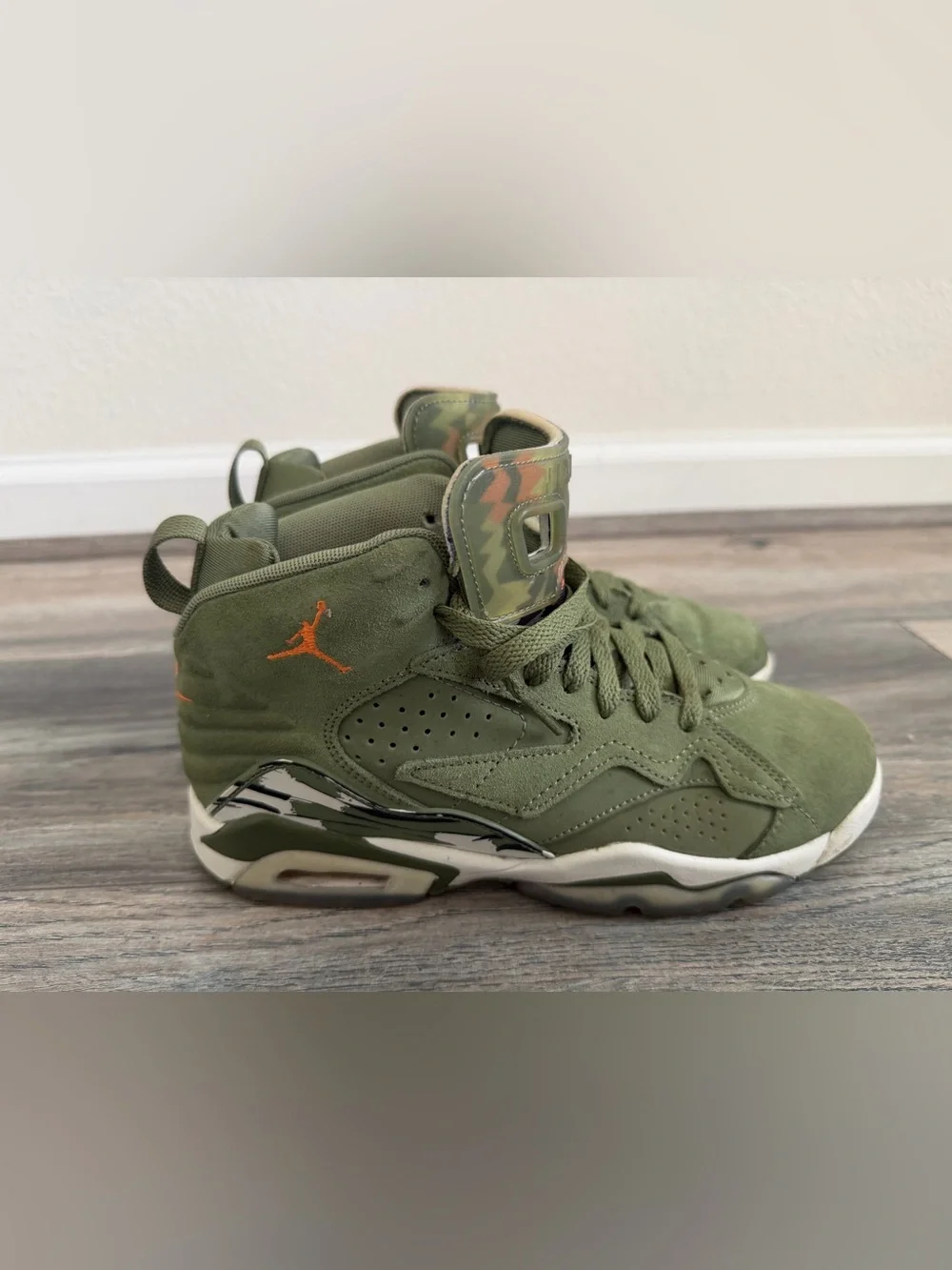 Jordan Kids Olive Green and Orange Camo Sneakers